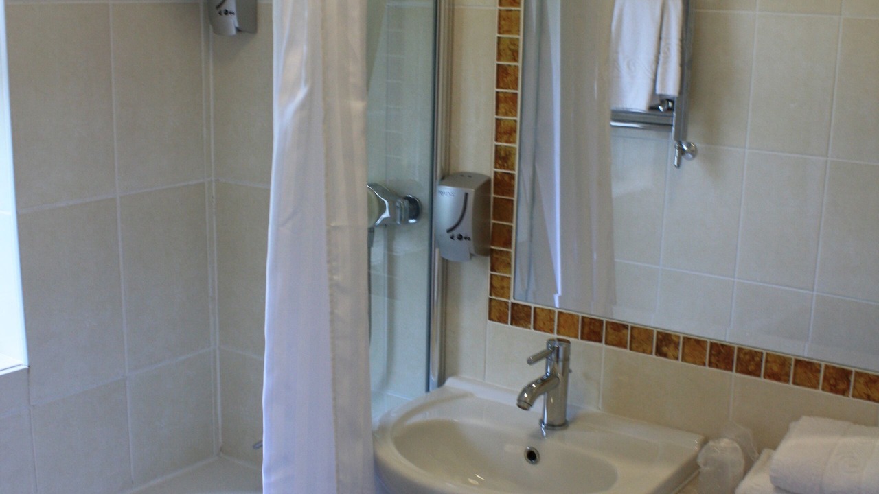 Photo of Bathroom in Lympsham