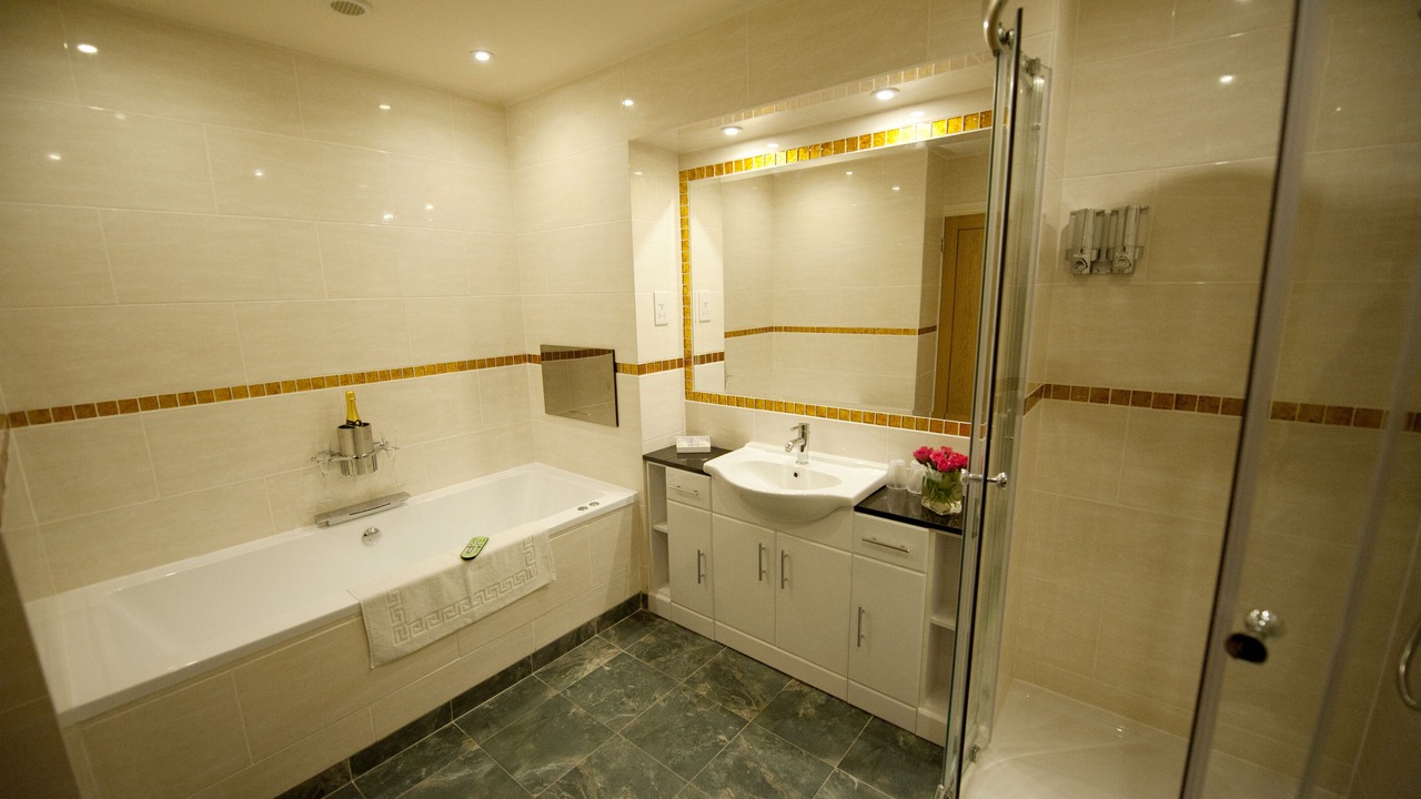 Photo of Bathroom in Lympsham