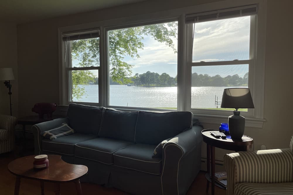 Photo of Bedroom in Reedville