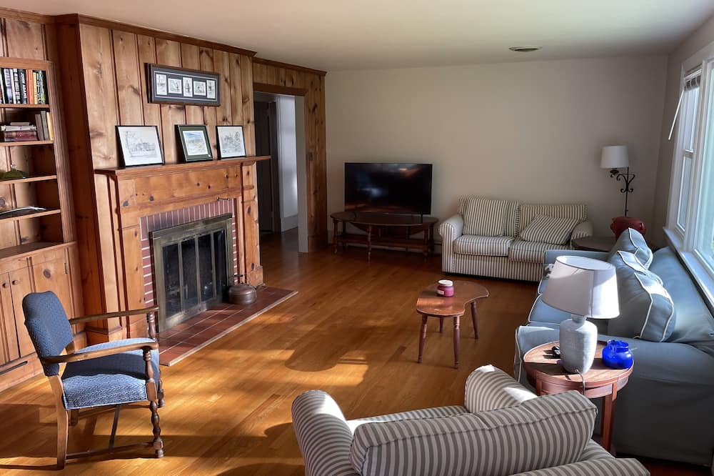 Photo of Bedroom in Reedville