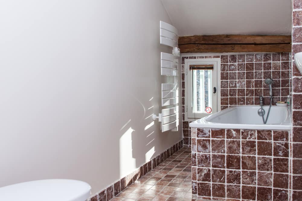 Photo of Bathroom in Arbonne-la-Foret