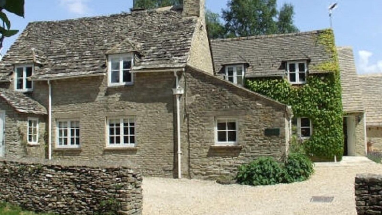 Photo of Buildings in Ewen