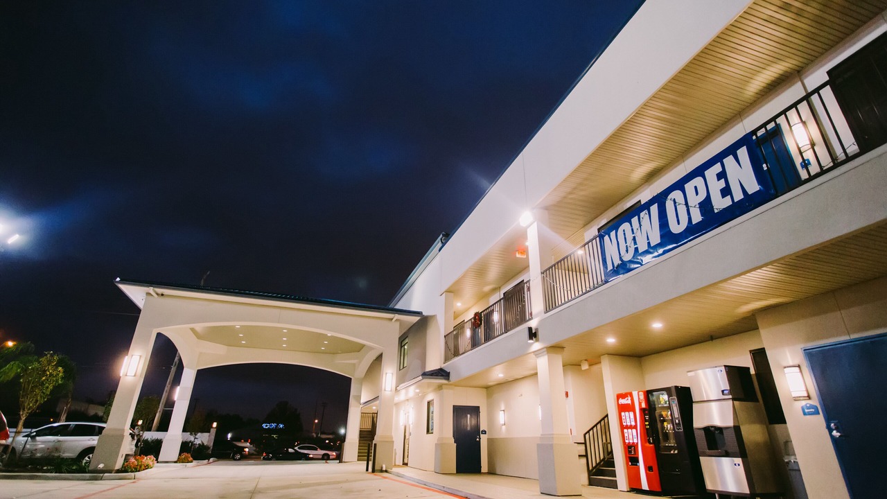 Photo of Outdoor in Spring Branch West