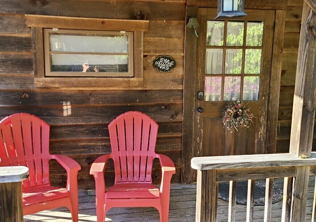 Photo of Livingroom in Flat Rock