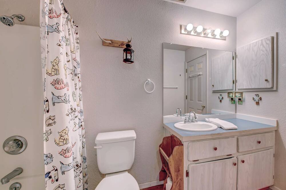 Photo of Bathroom in Ruidoso