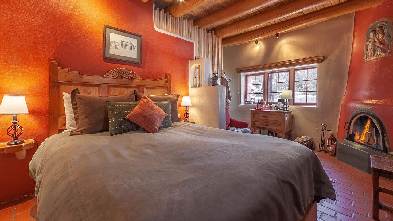 Photo of Livingroom in Taos
