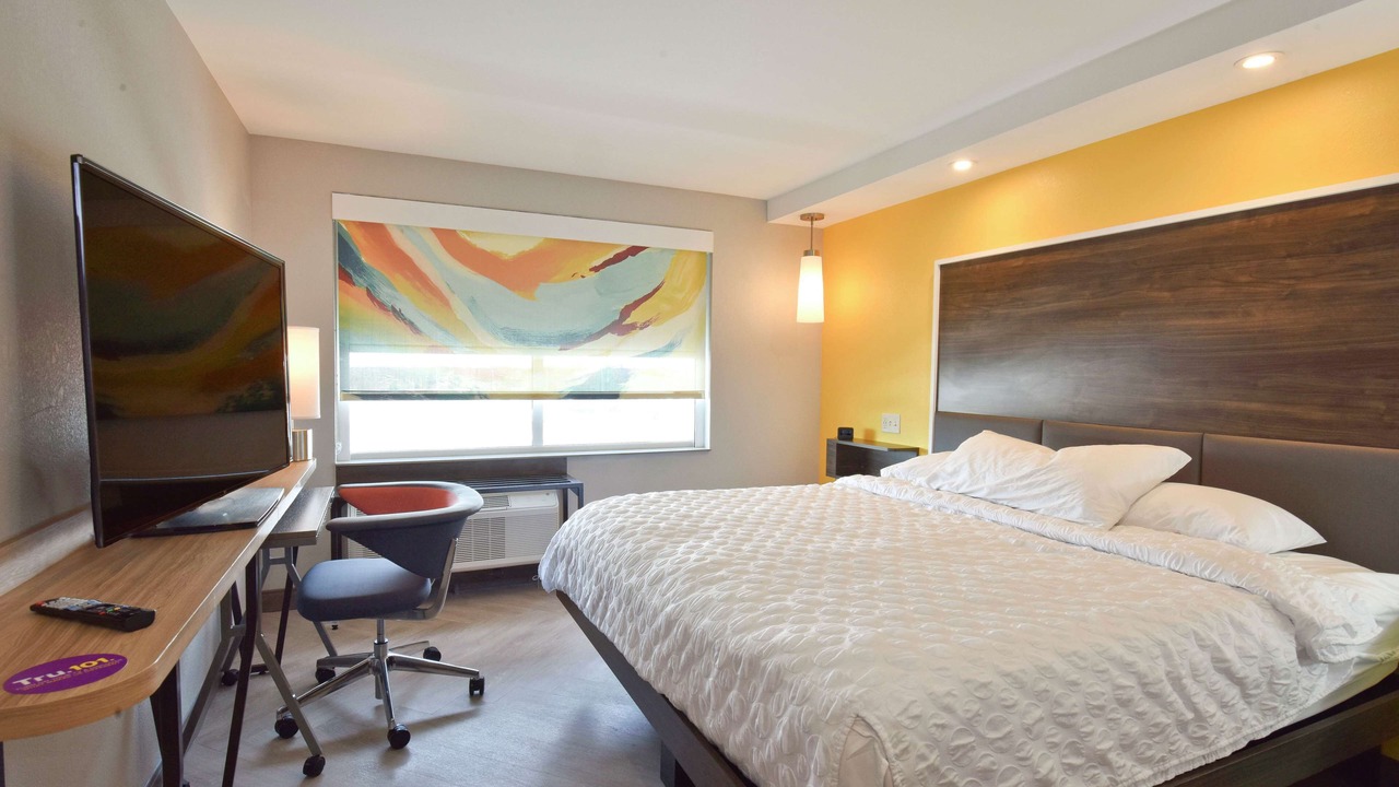 Photo of Bedroom in Lawrence