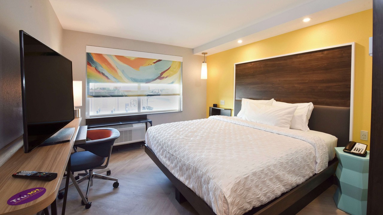 Photo of Bedroom in Lawrence