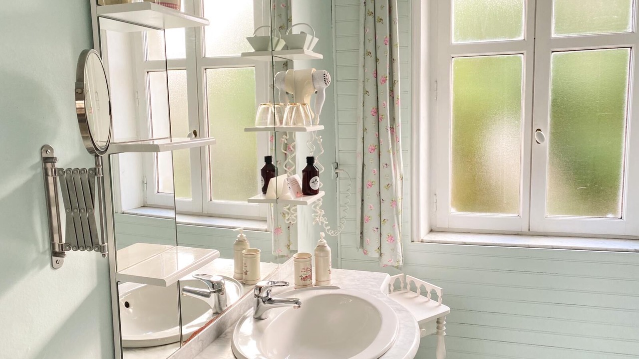 Photo of Bathroom in Savigne-sur-Lathan