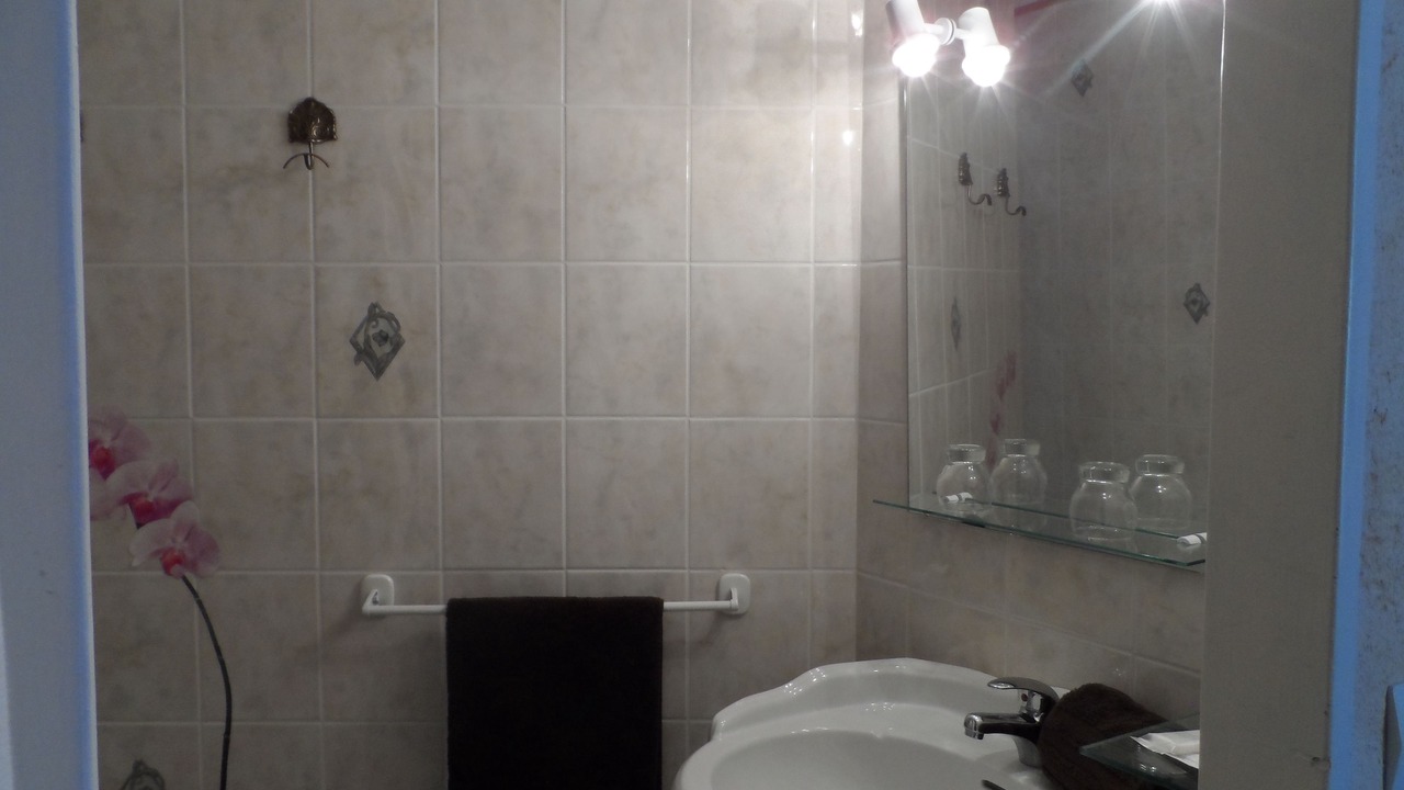 Photo of Bathroom in Cruzy
