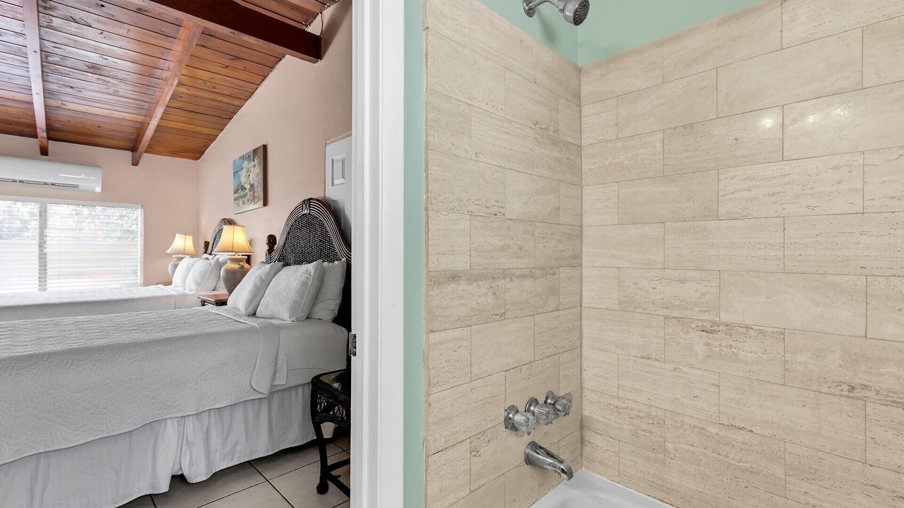 Photo of Bathroom in Marathon