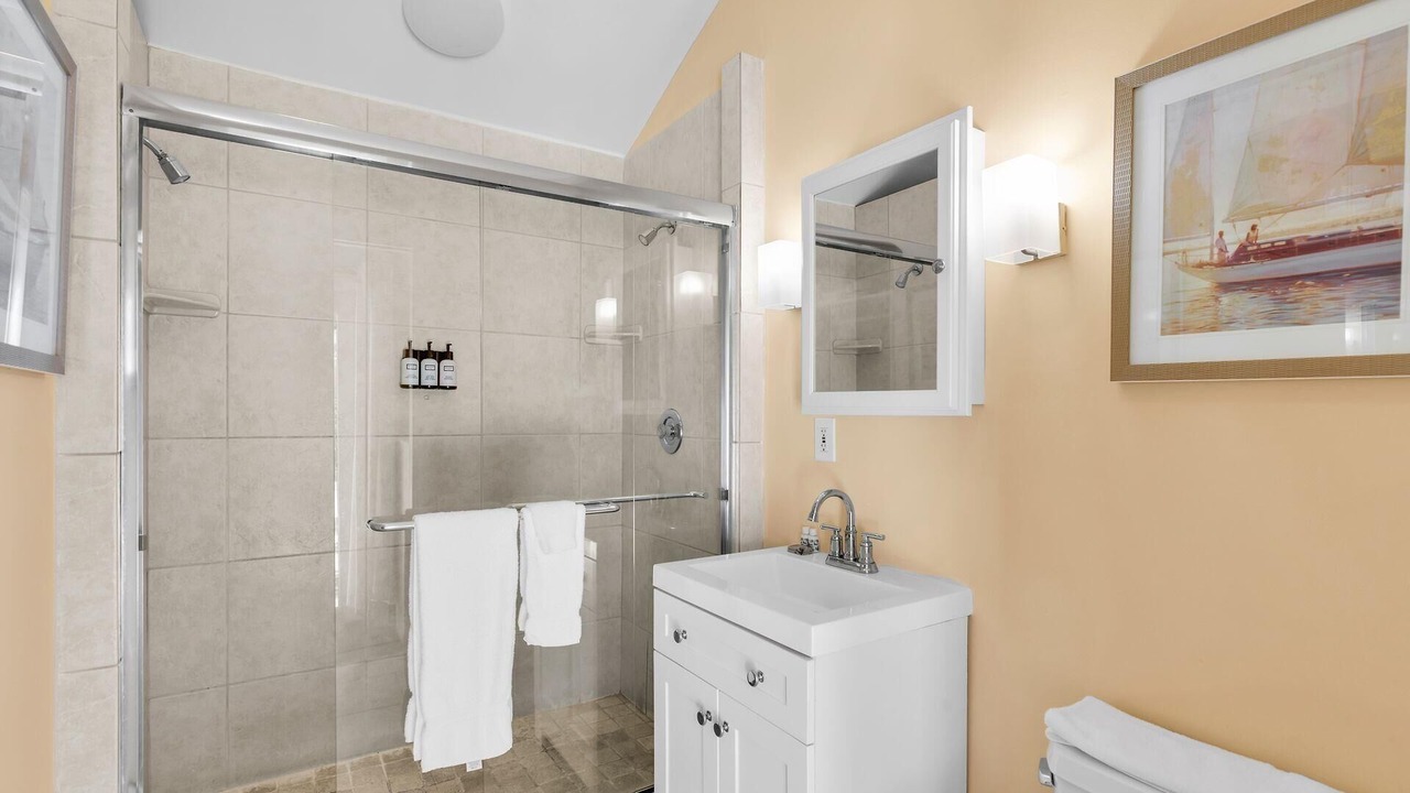 Photo of Bathroom in Marathon