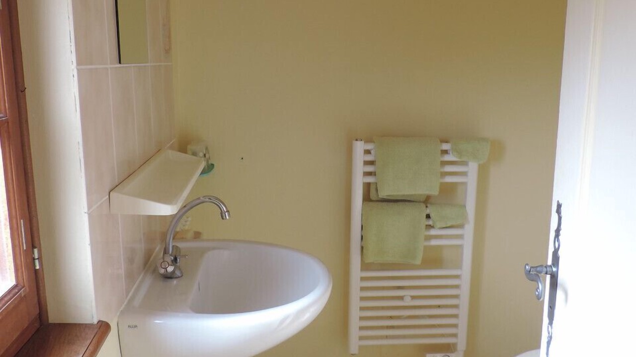 Photo of Bathroom in Clarbec