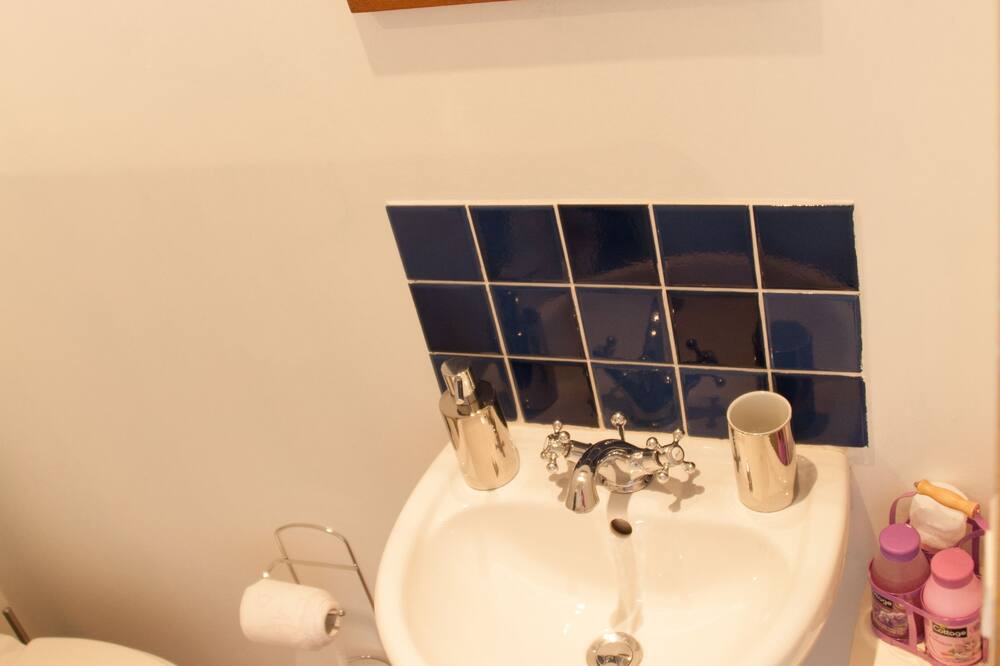 Photo of Bathroom in Cuxac-dʼAude
