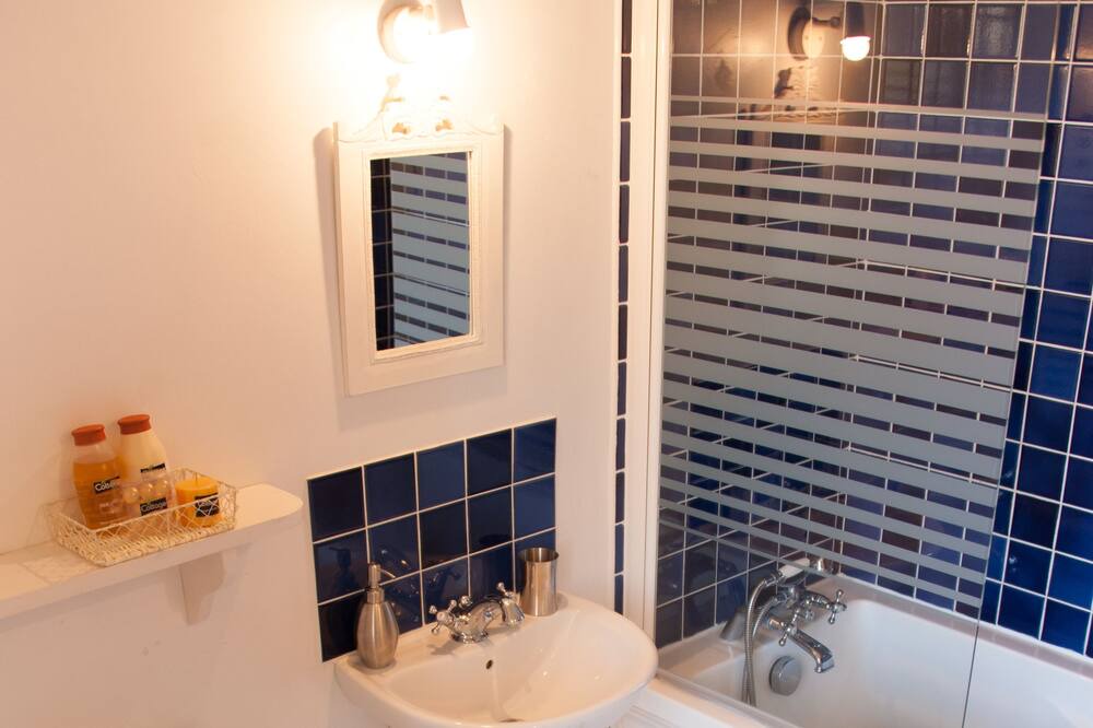Photo of Bathroom in Cuxac-dʼAude