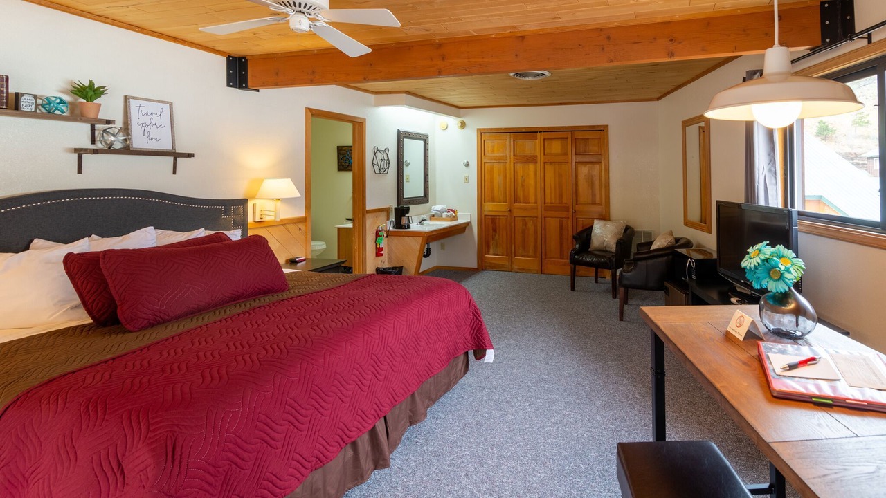 Photo of Bedroom in Red River