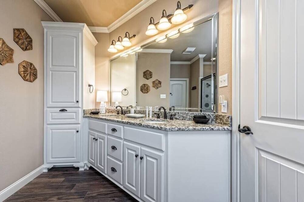 Photo of Bathroom in Hewitt