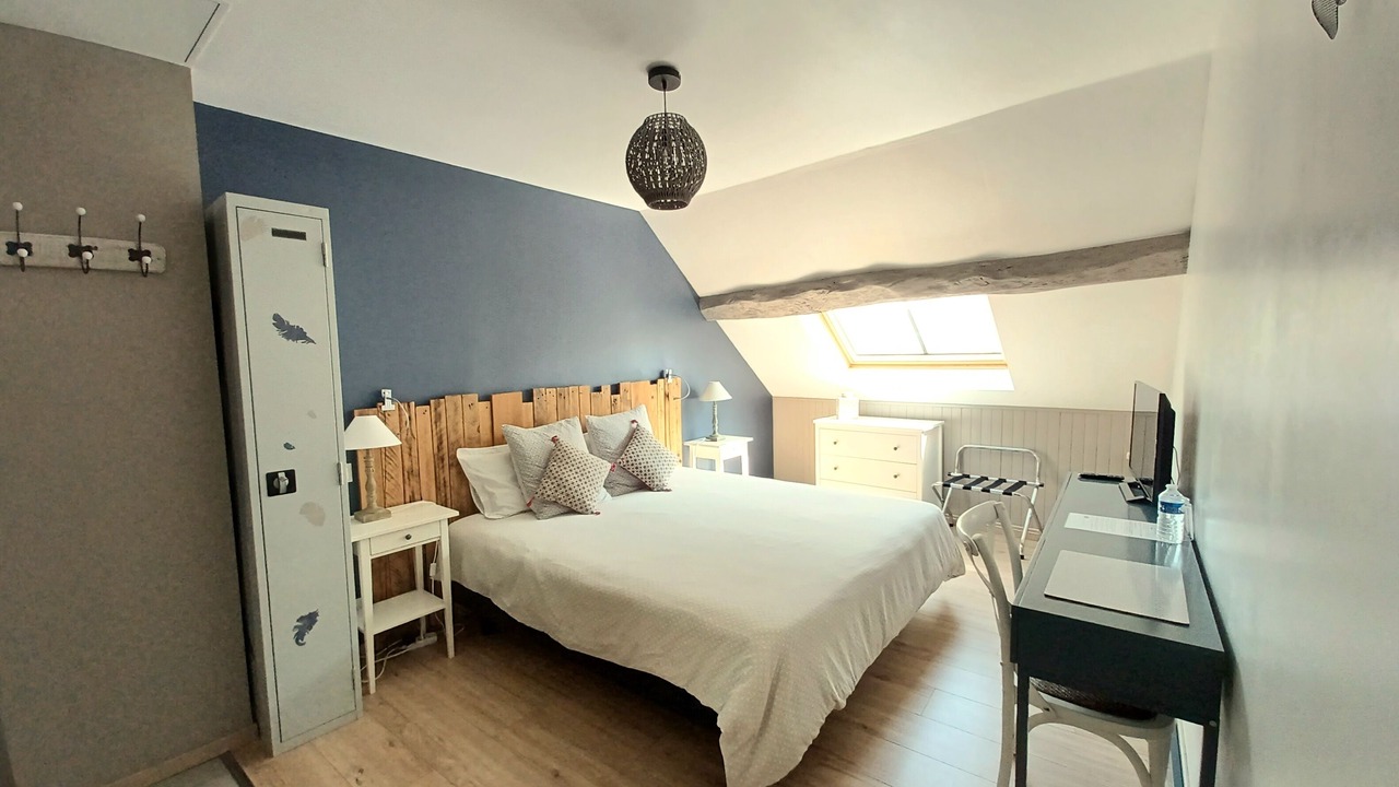 Photo of Bedroom in Gilly-les-Citeaux