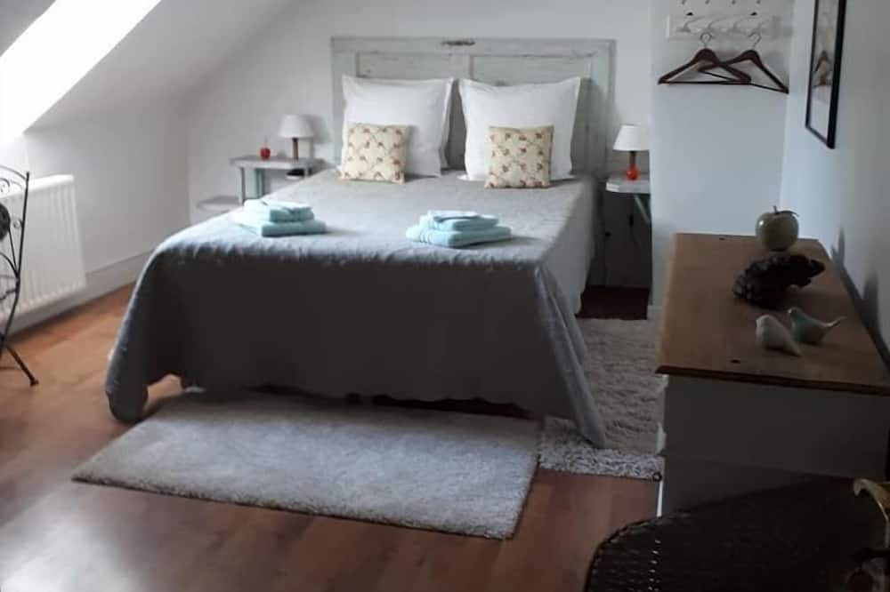 Photo of Bedroom in Crugey