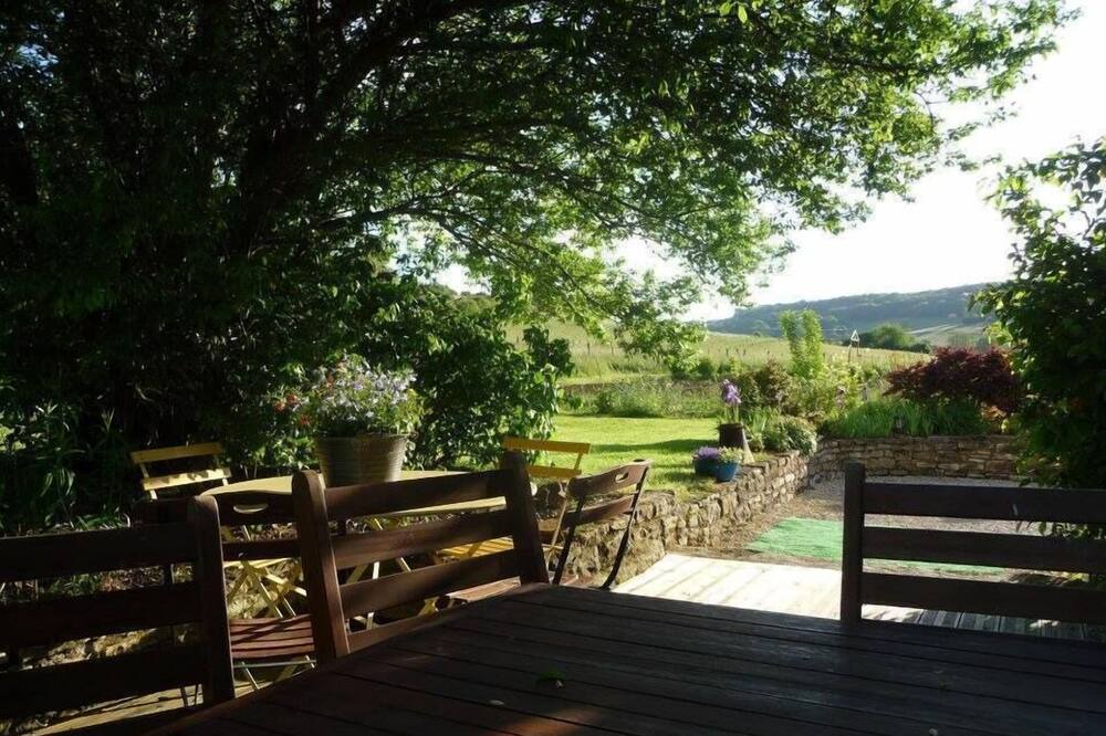 Photo of Patio Balcony in Crugey