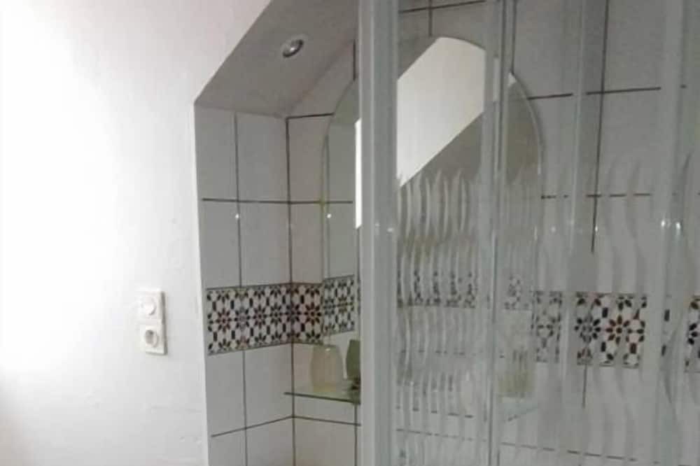 Photo of Bathroom in Crugey