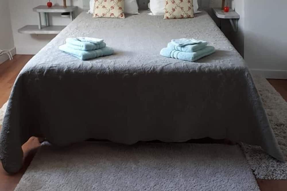Photo of Bedroom in Crugey