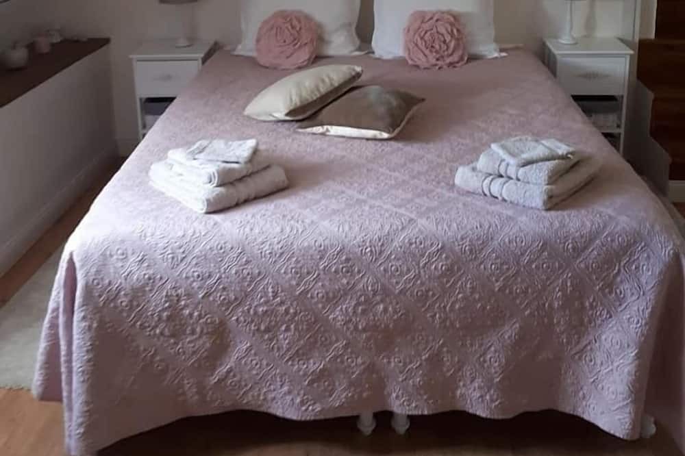 Photo of Bedroom in Crugey