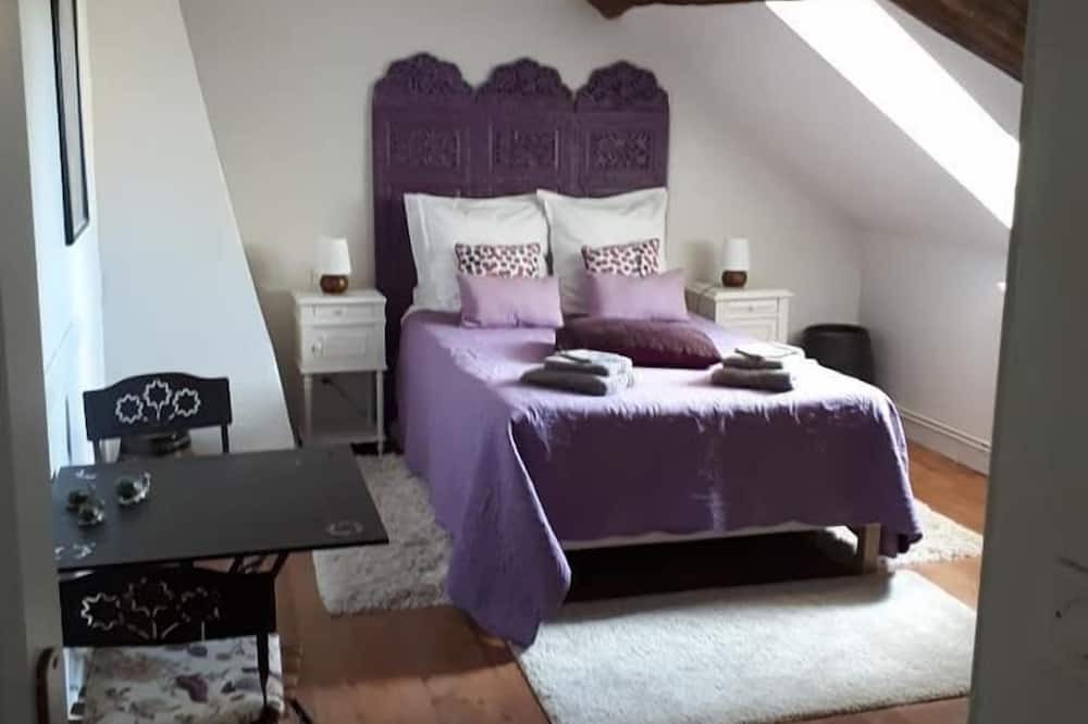 Photo of Bedroom in Crugey