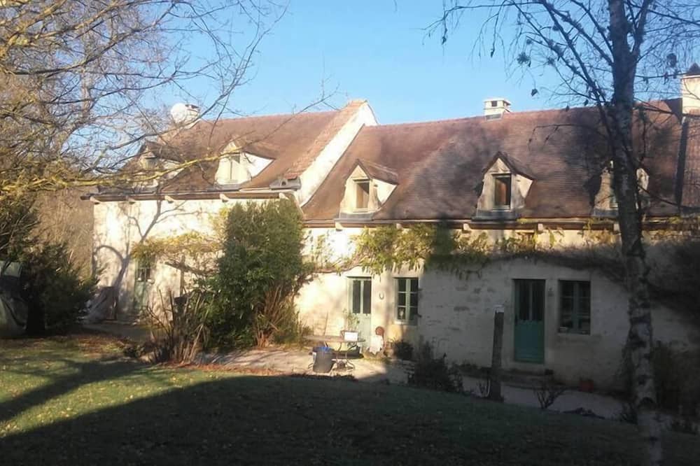 Photo of Outdoor in Crugey