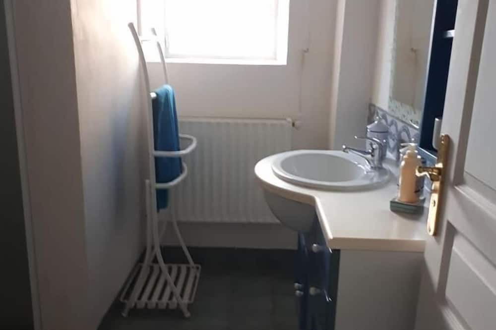 Photo of Bathroom in Crugey