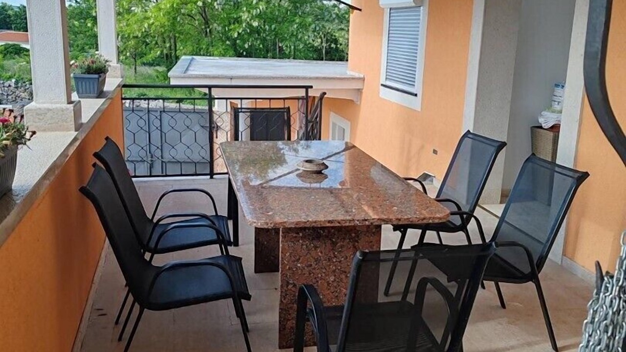 Photo of Patio Balcony in Tinjan
