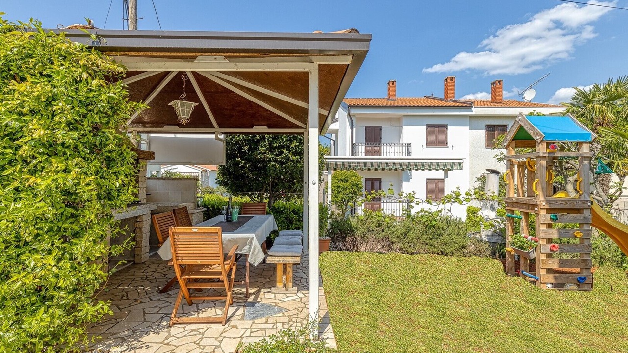 Photo of Outdoor in Spadici