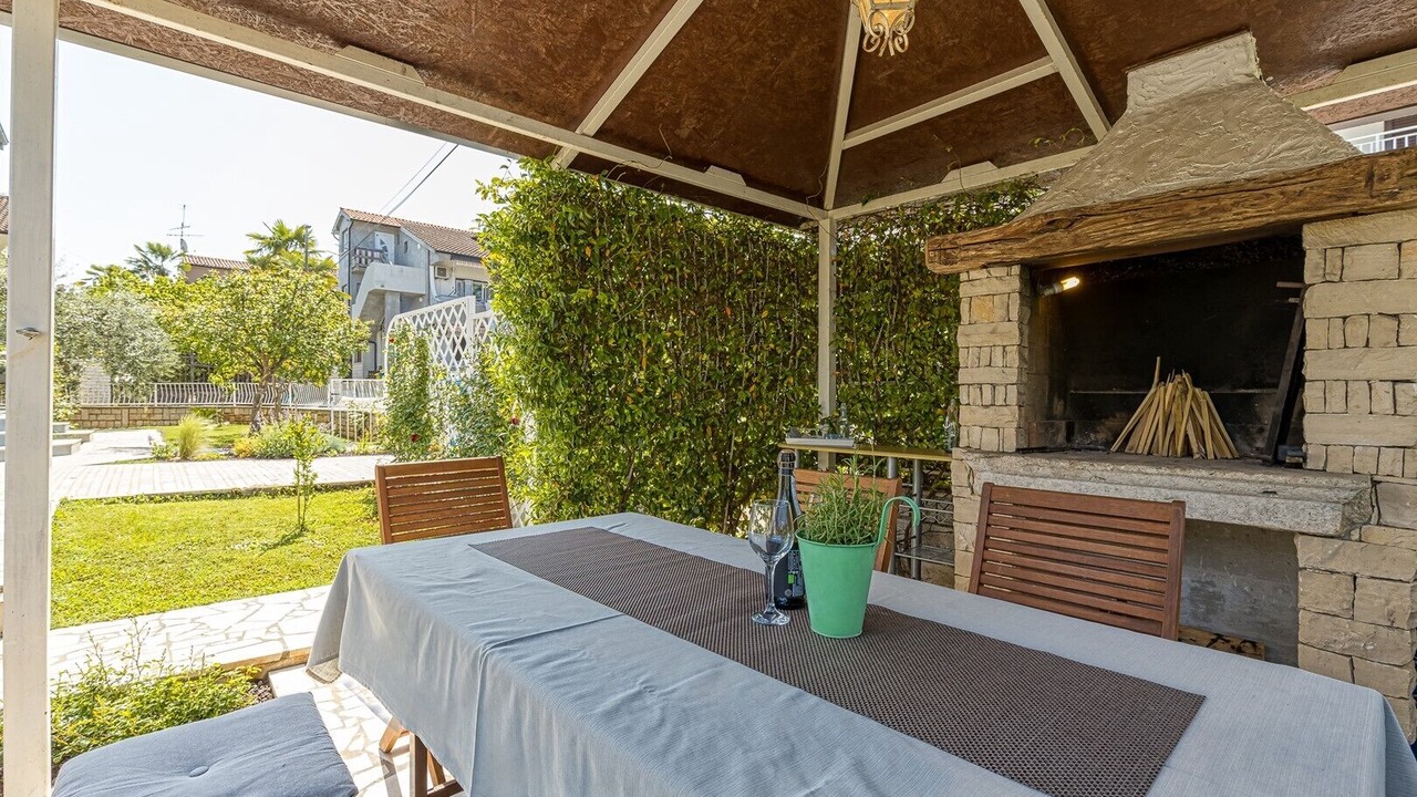 Photo of Outdoor in Spadici