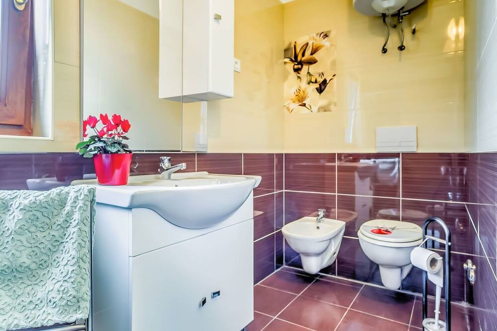 Photo of Bathroom in Frata