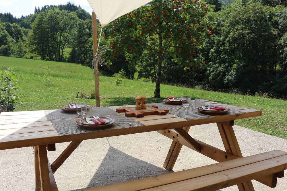 Photo of Patio Balcony in Viuz-en-Sallaz