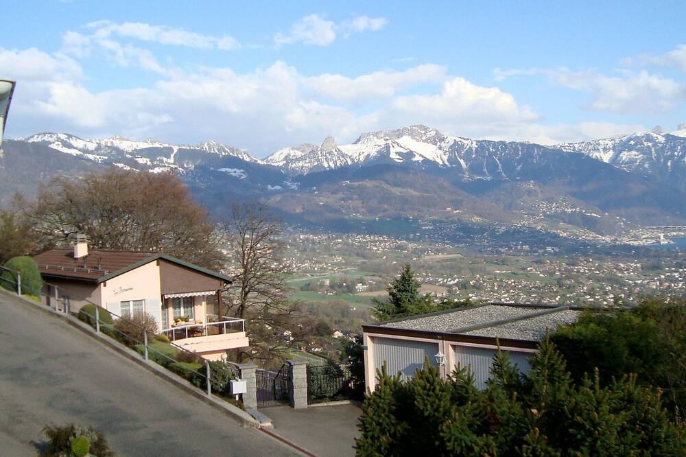 Photo of Others in Chardonne