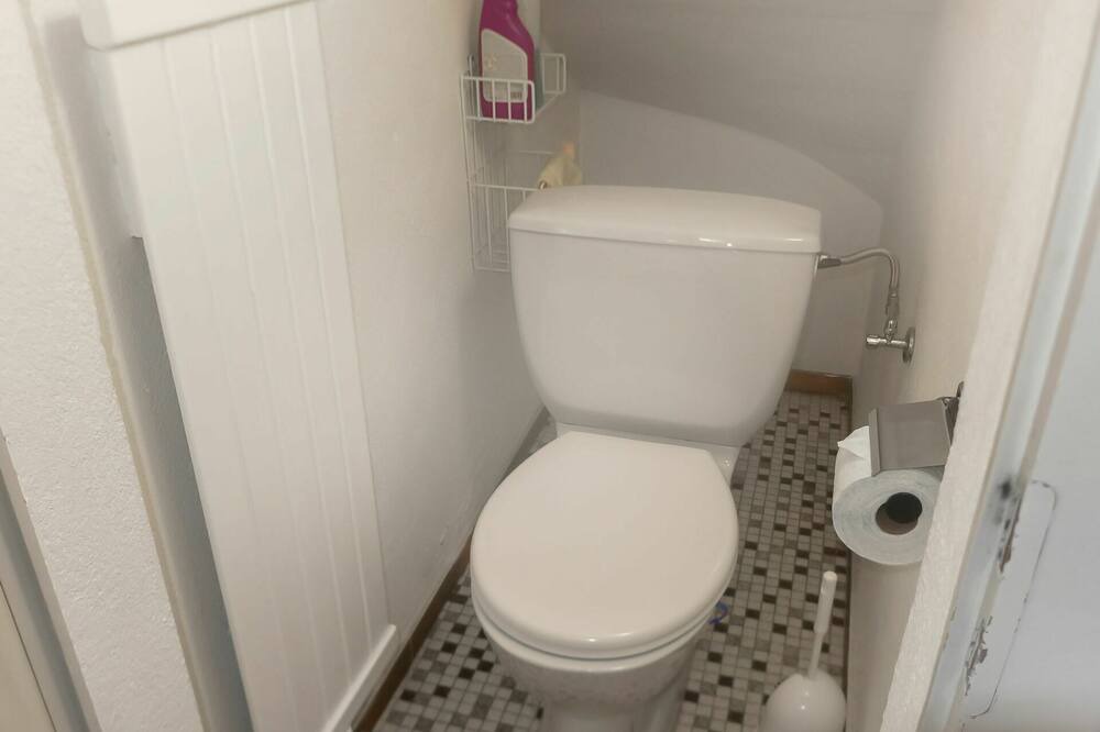 Photo of Bathroom in Chardonne