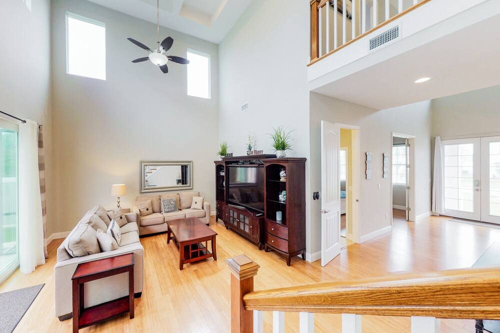 Photo of Others in Avalon by the Sea