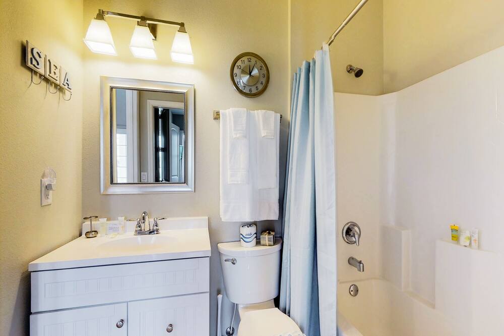 Photo of Others in Avalon by the Sea