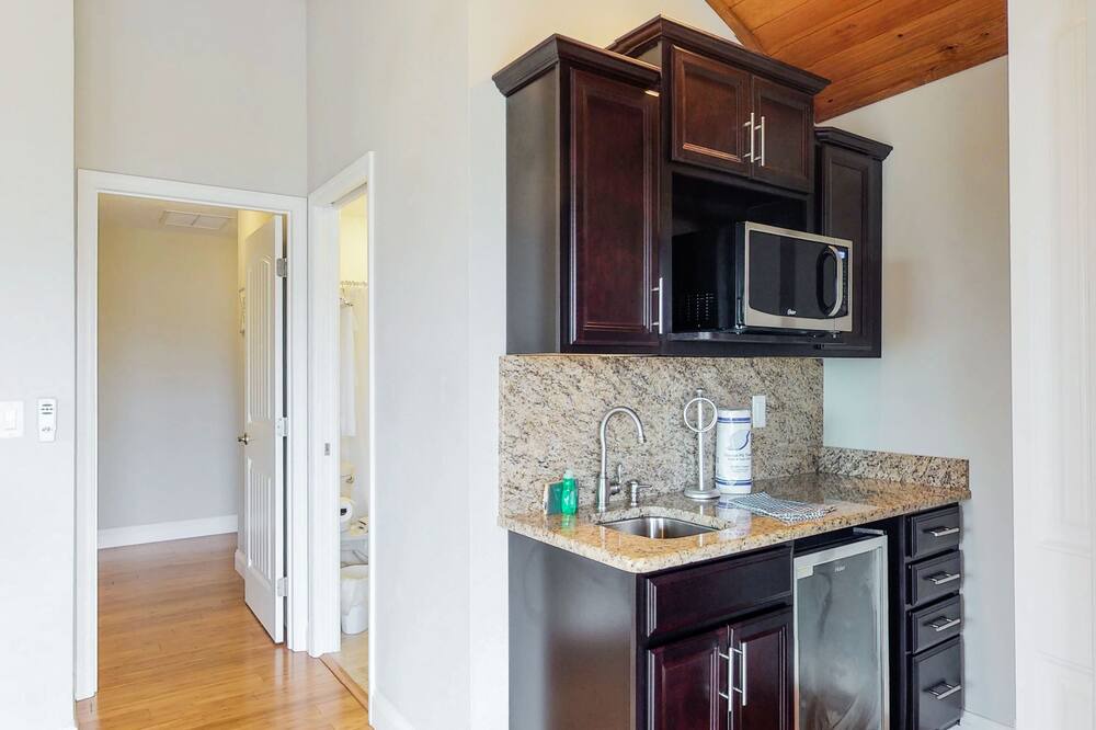 Photo of Others in Avalon by the Sea