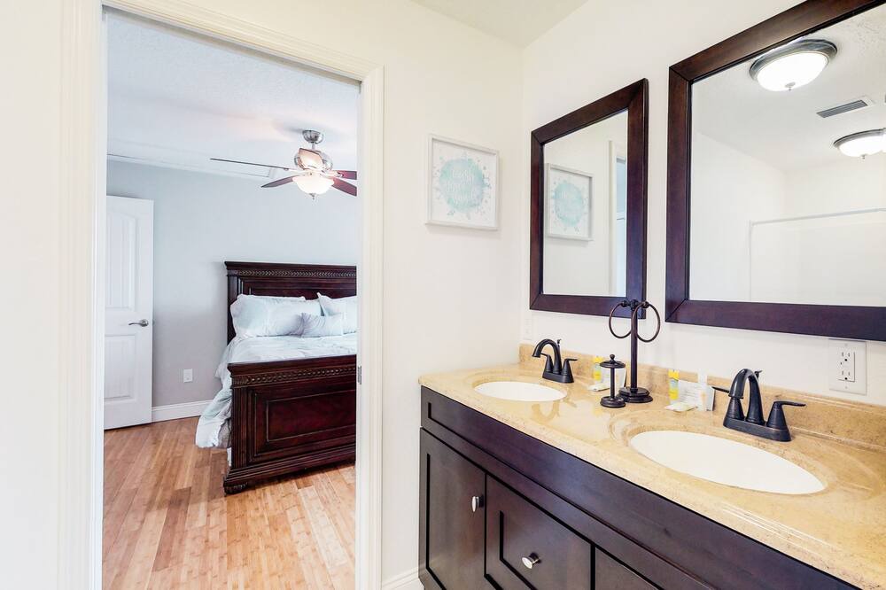 Photo of Others in Avalon by the Sea