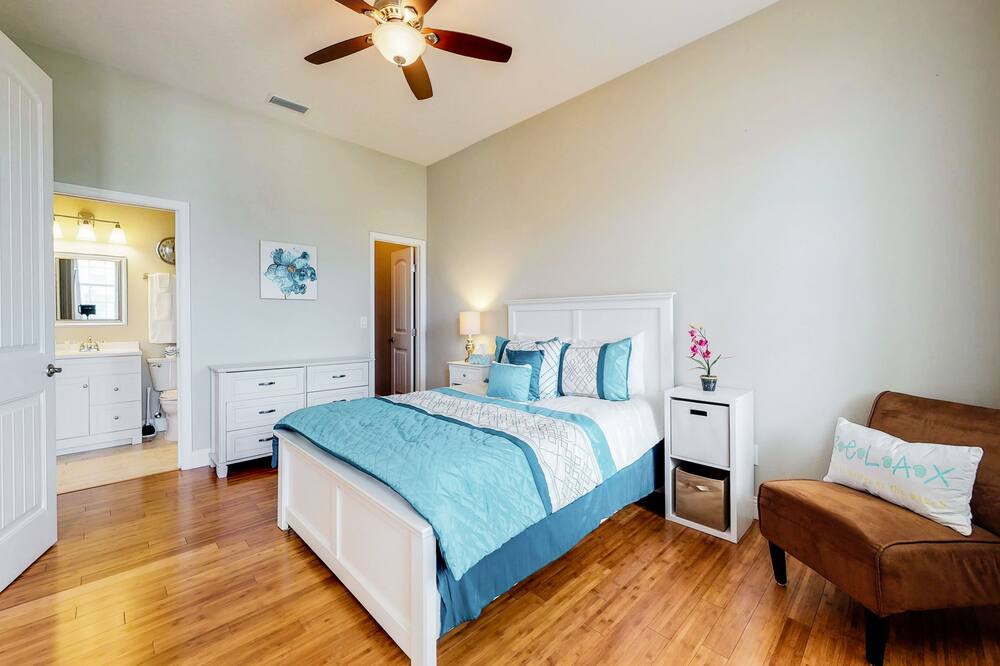 Photo of Others in Avalon by the Sea