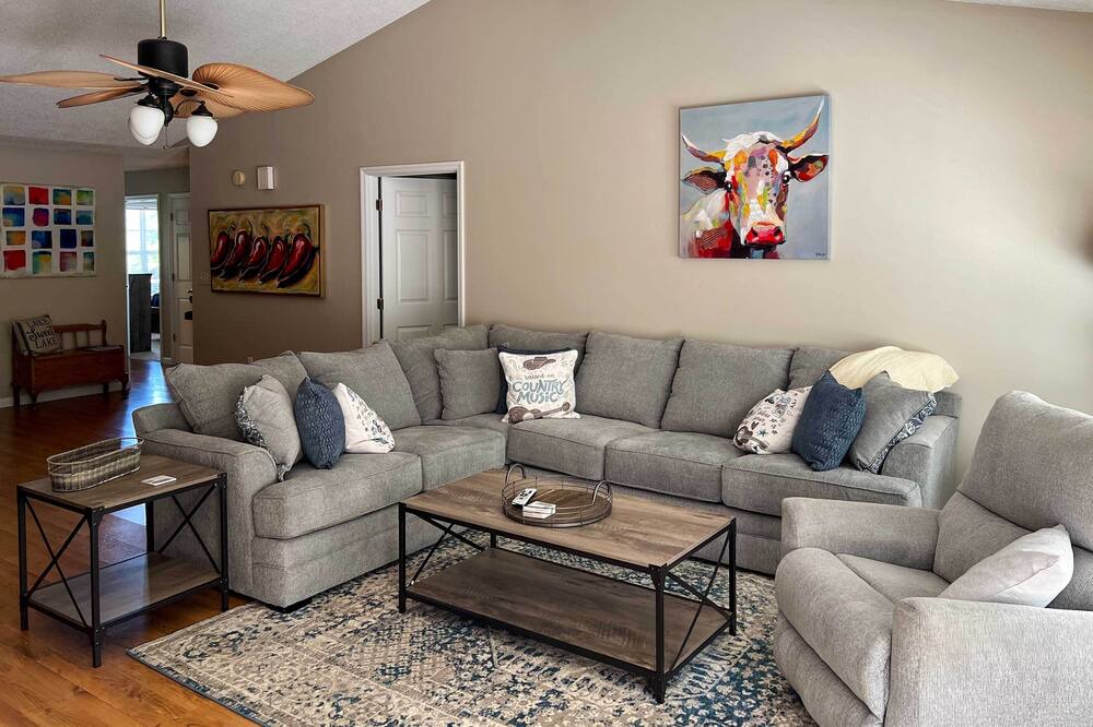 Photo of Bedroom in La Follette