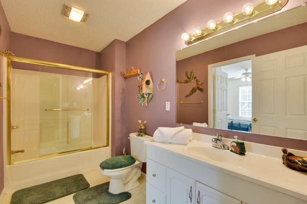 Photo of Bathroom in La Follette