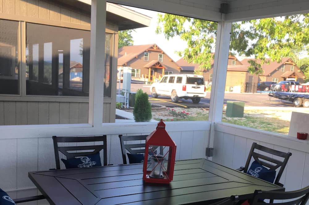 Photo of Patio Balcony in Lampe