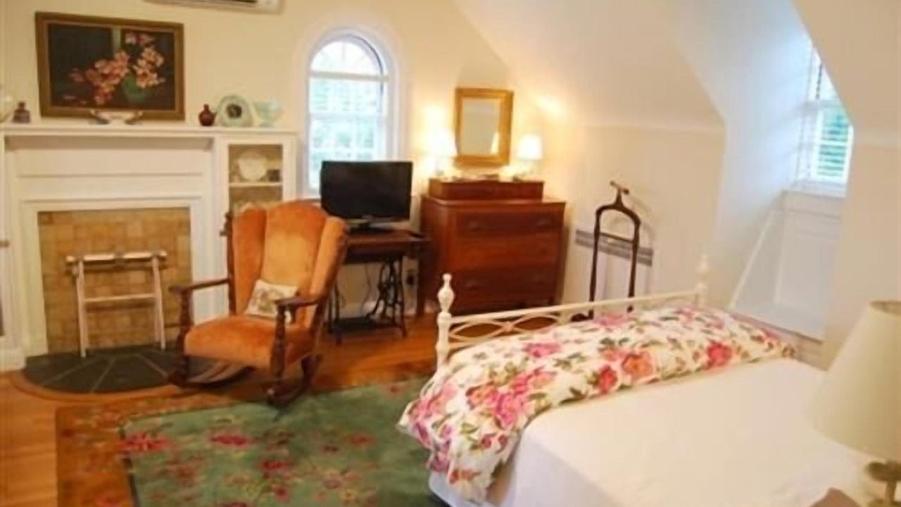 Photo of Others in Yorktown