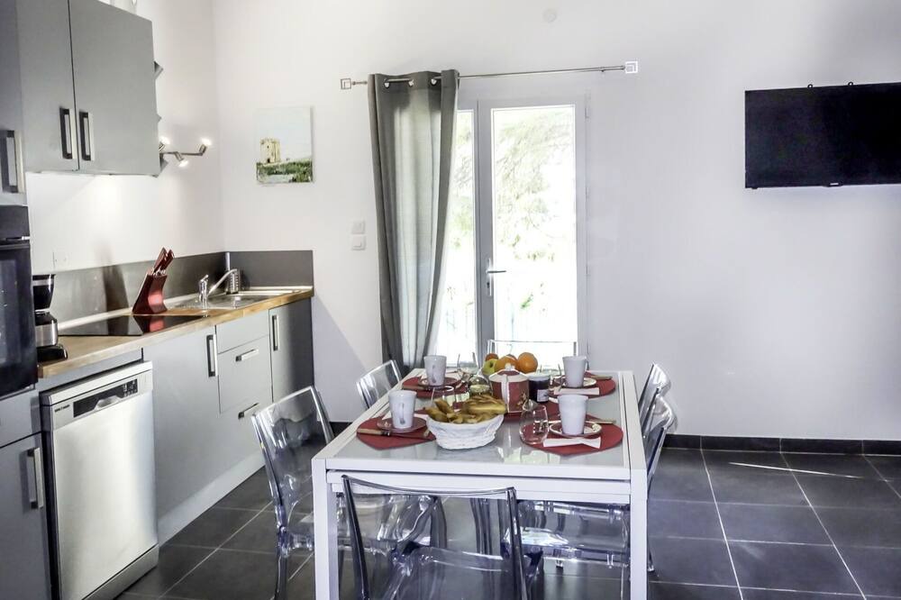 Photo of Bedroom in Saint-Laurent-d'Aigouze