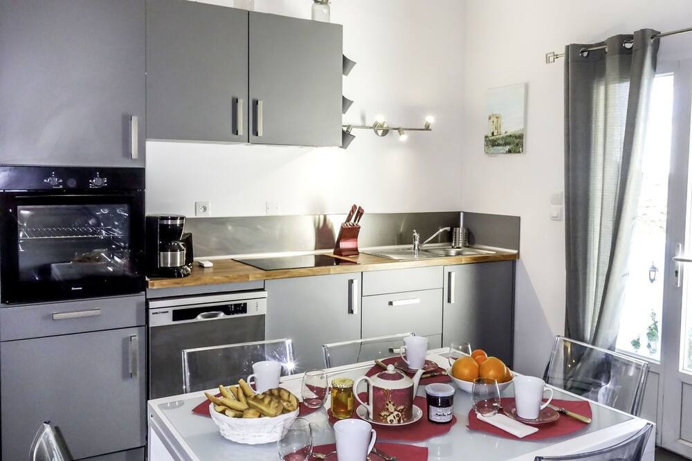 Photo of Bedroom in Saint-Laurent-d'Aigouze