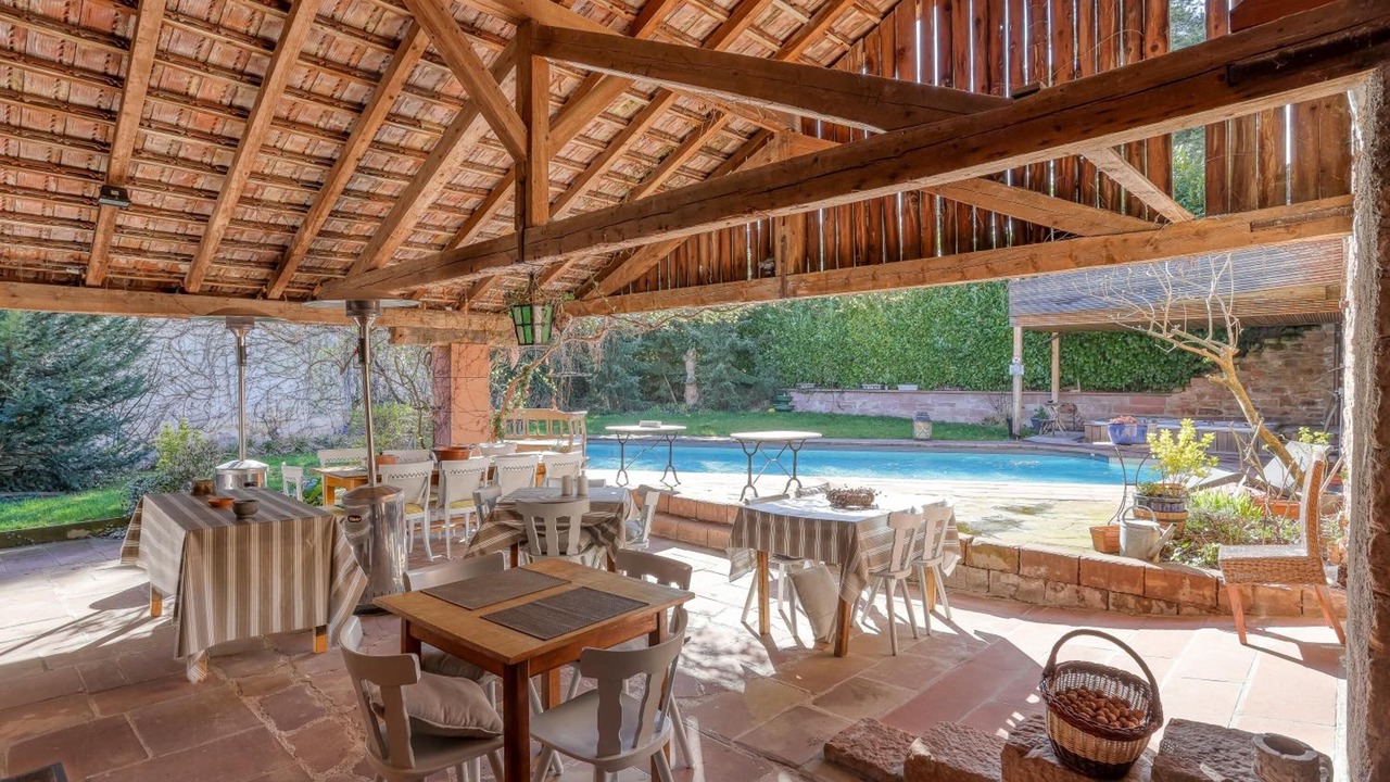 Photo of Others in Rodern