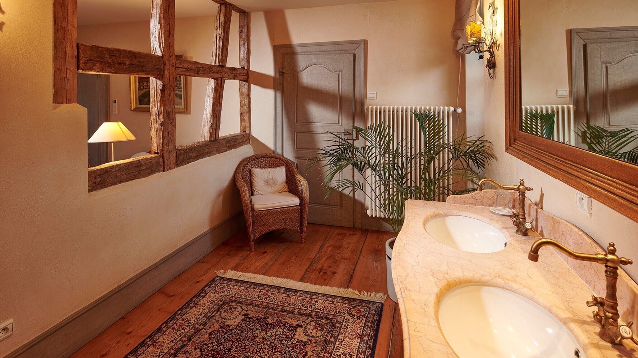 Photo of Others in Rodern